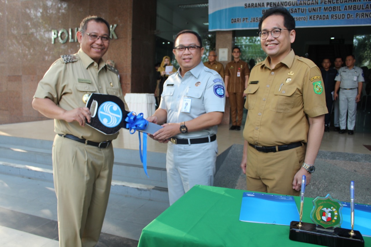 Jasa Raharja beri Bantuan Ambulance ke RSUD dr. Pirngadi Kota Medan